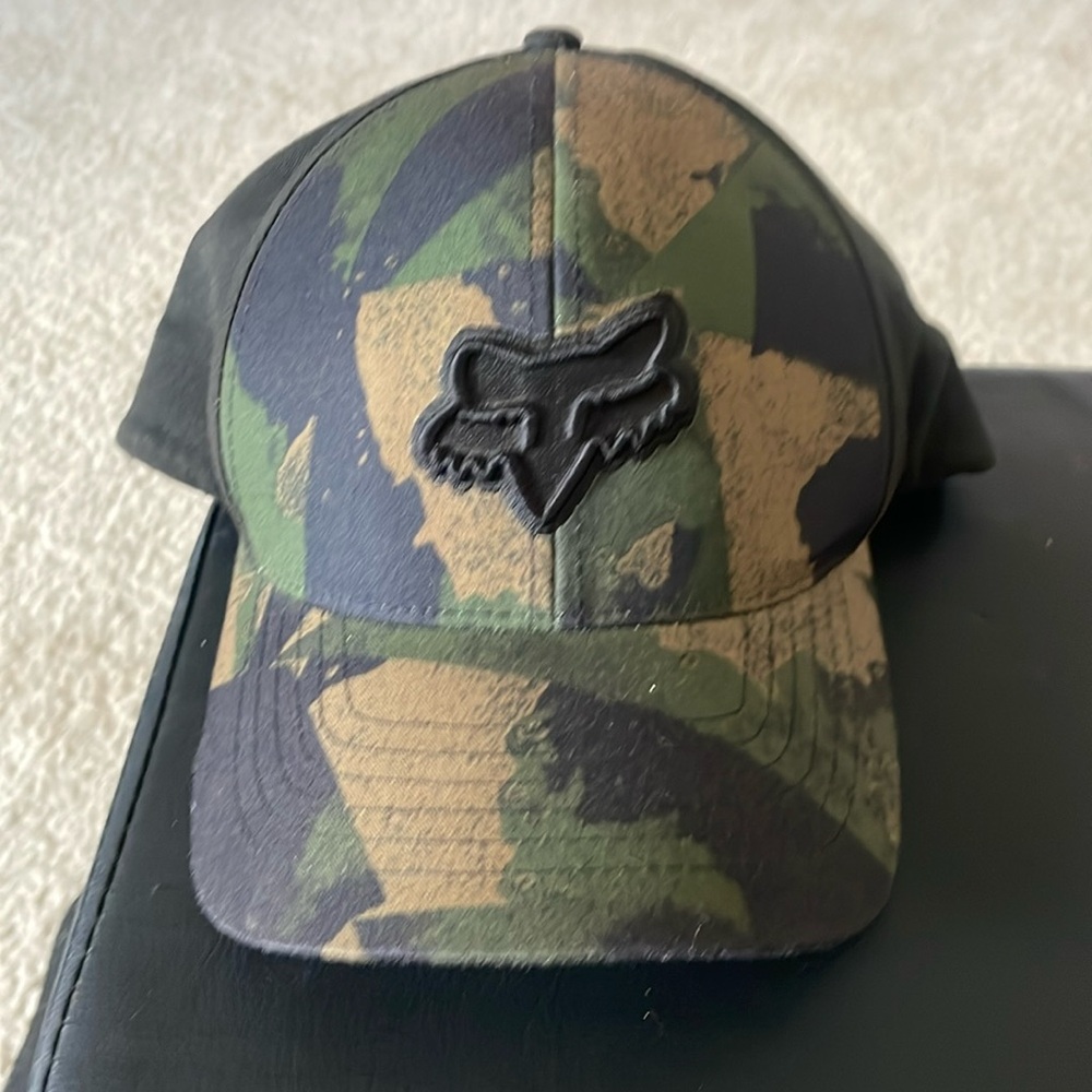 Fitted camo fox hat